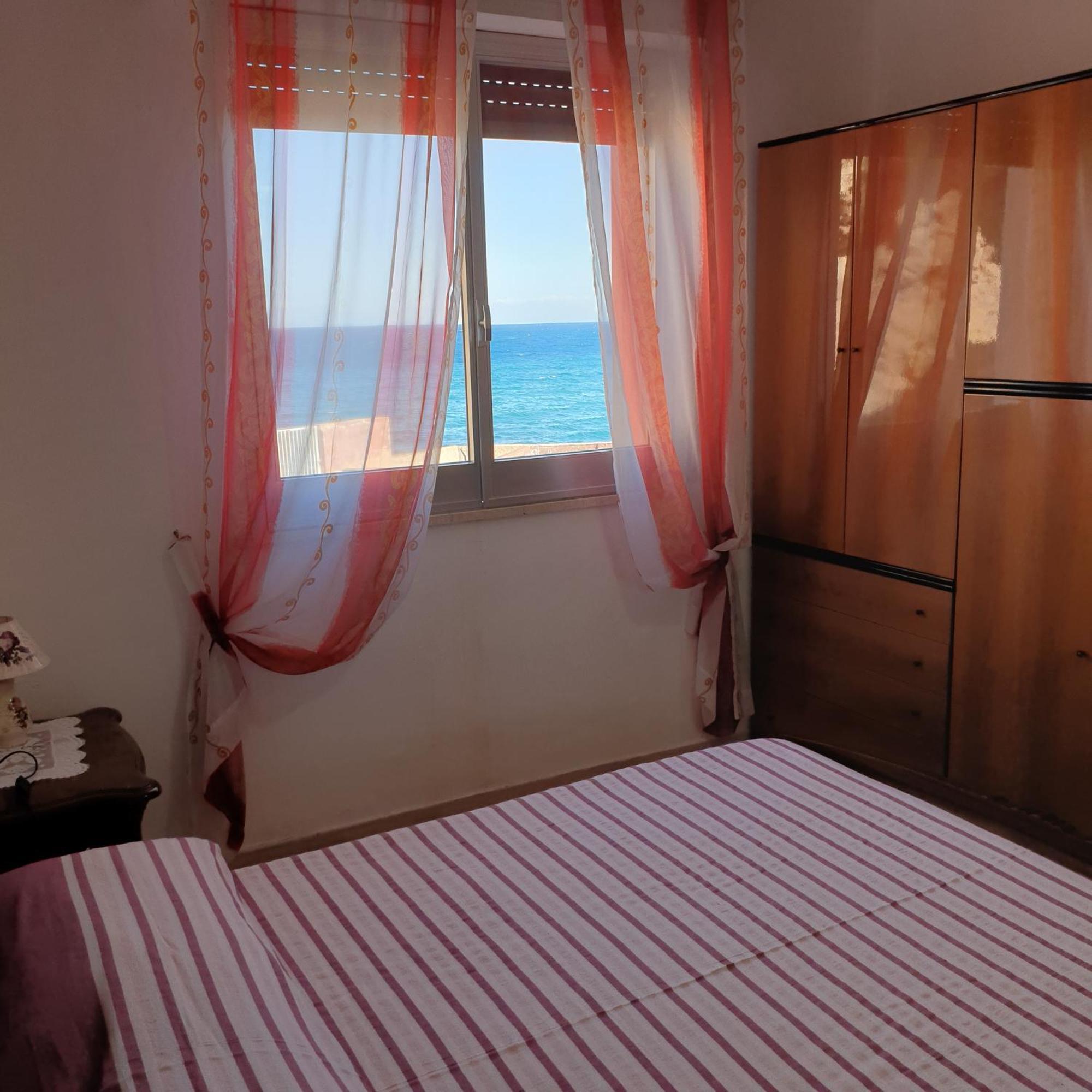 Rising Sun Bay Apartment Augusta Ngoại thất bức ảnh